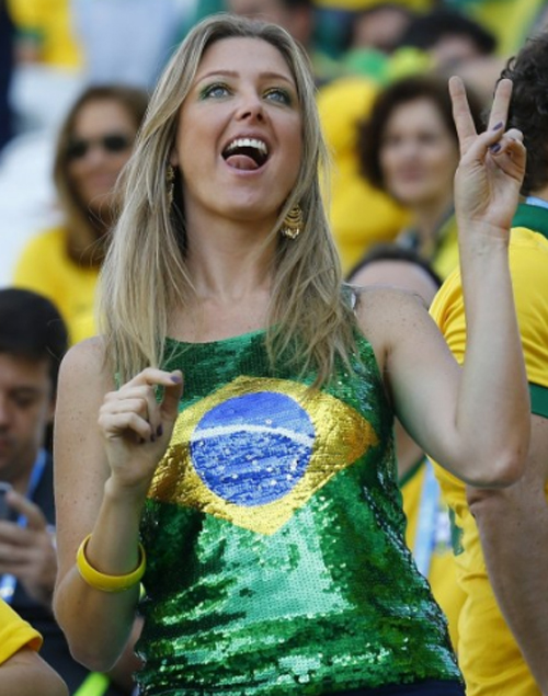 Nhan sắc xinh đẹp của cổ động viên Brazil mùa World Cup Nhan sắc xinh đẹp của cổ động viên Brazil mùa World Cup