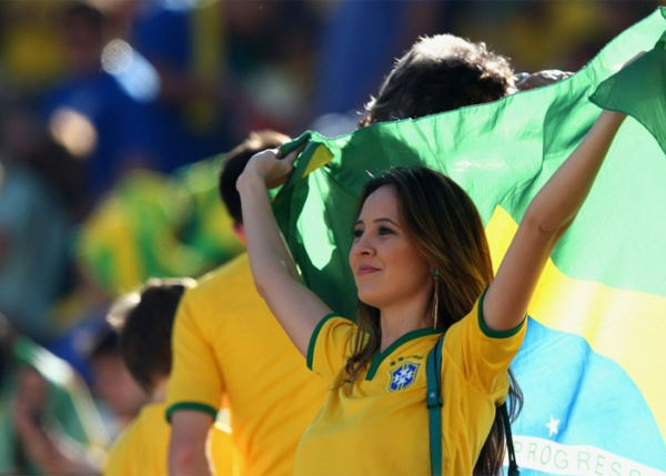 Nhan sắc xinh đẹp của cổ động viên Brazil mùa World Cup Nhan sắc xinh đẹp của cổ động viên Brazil mùa World Cup
