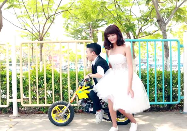 Clip: Mình yêu nhau đi của cặp đôi đũa lệch cực dễ thương 