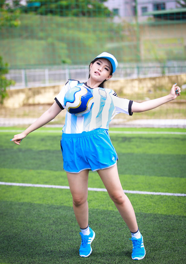 Những thiếu nữ Việt xinh đẹp cổ vũ World Cup