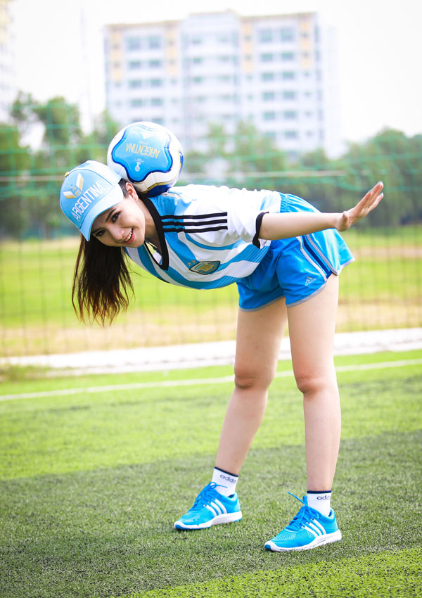 Những thiếu nữ Việt xinh đẹp cổ vũ World Cup