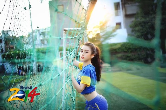 Những thiếu nữ Việt xinh đẹp cổ vũ World Cup