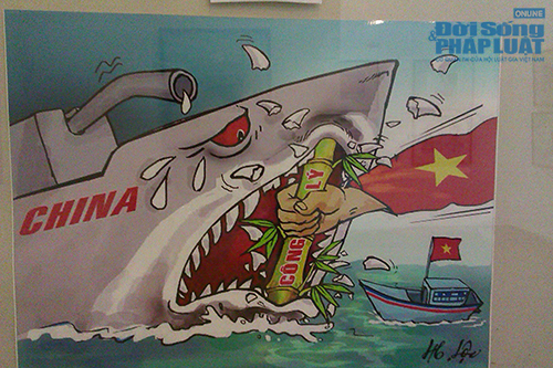 Thâm thúy tranh biếm họa “Hướng về Biển Đông” 