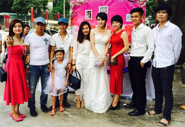 Em gái Công Vinh bất ngờ lấy chồng luống tuổi