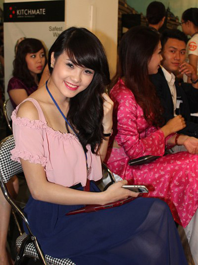 Em gái Công Vinh bất ngờ lấy chồng luống tuổi