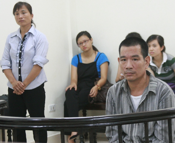 Nghĩ mẹ báo công an bắt tù, nghịch tử cả gan dùng dao rựa giết mẹ