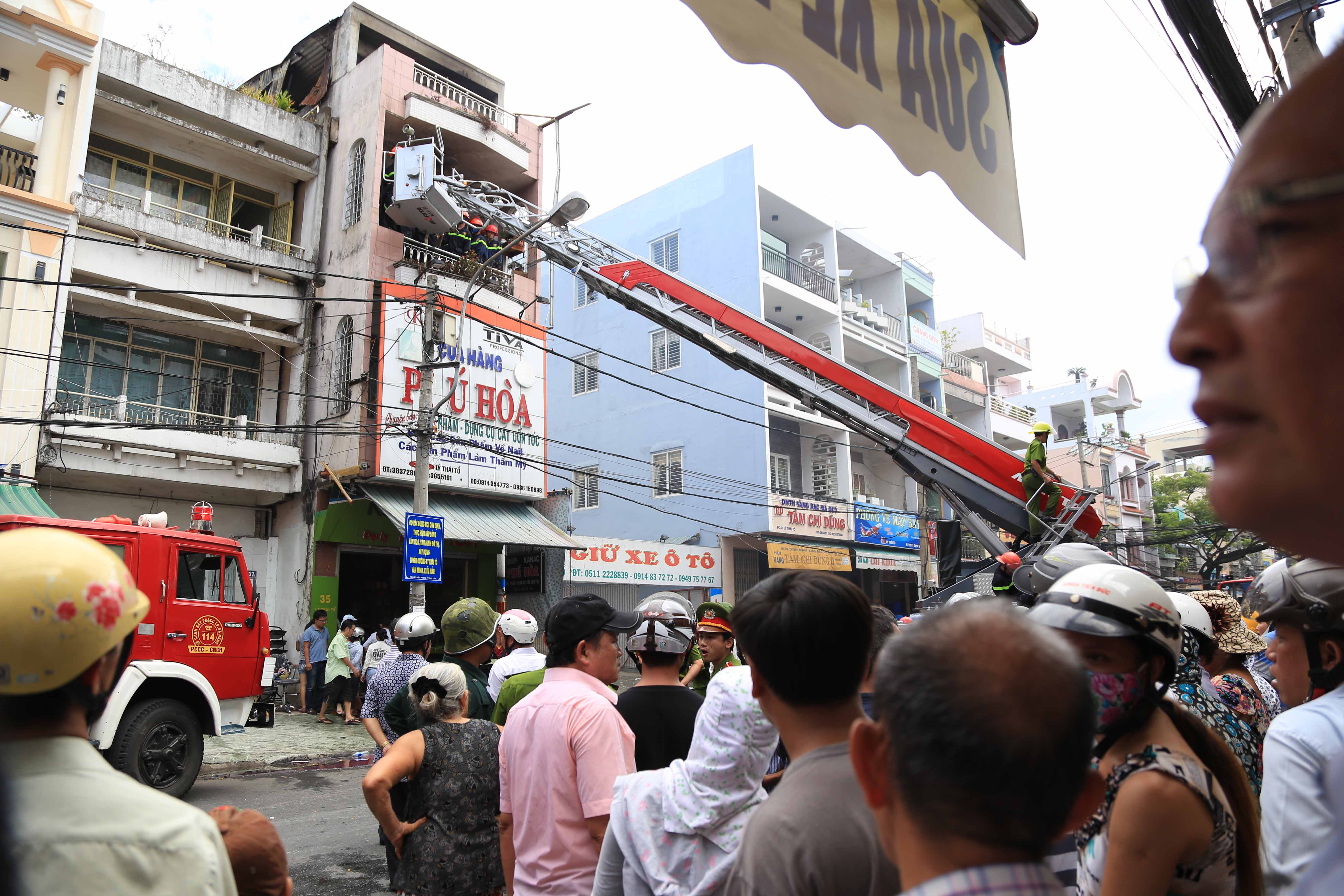 9 chiến sĩ ngạt khí độc trong lúc chữa cháy tại Đà Nẵng