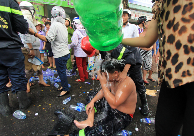 9 chiến sĩ ngạt khí độc trong lúc chữa cháy tại Đà Nẵng