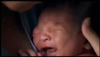 Rơi nước mắt khi xem clip “Tình mẫu tử thiêng liêng”