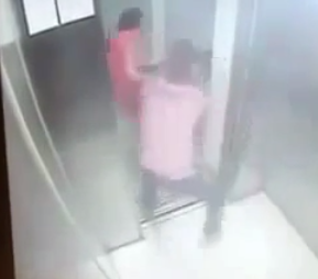 Clip: Cướp trắng trợn trong thang máy