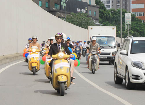 Bất ngờ với Đám cưới 5 dâu 1 rể tại Hà Nội