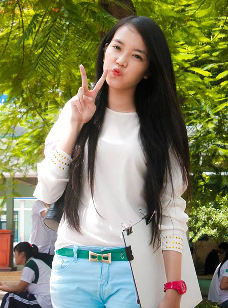 Nhan sắc xinh đẹp của cô gái có chiều cao khủng ĐH Hoa Sen