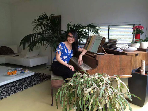 Vụ MH17 rơi: Người thân đau đớn trước sự ra đi của 3 mẹ con Vụ MH17 rơi: Người thân đau đớn trước sự ra đi của 3 mẹ con