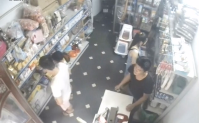 Clip: Trẻ con ăn trộm đồ siêu tinh vi