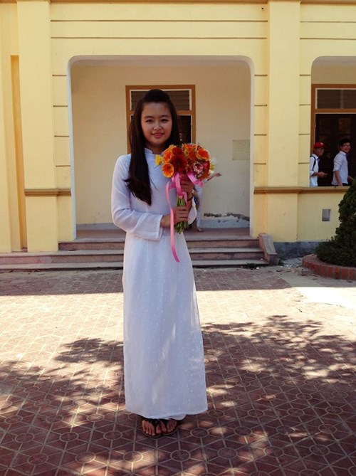 Ngắm nhan sắc xinh như hot girl của tân thủ khoa ĐH Ngoại Thương