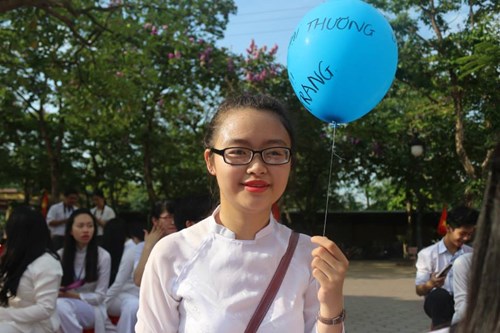 Ngắm nhan sắc xinh như hot girl của tân thủ khoa ĐH Ngoại Thương