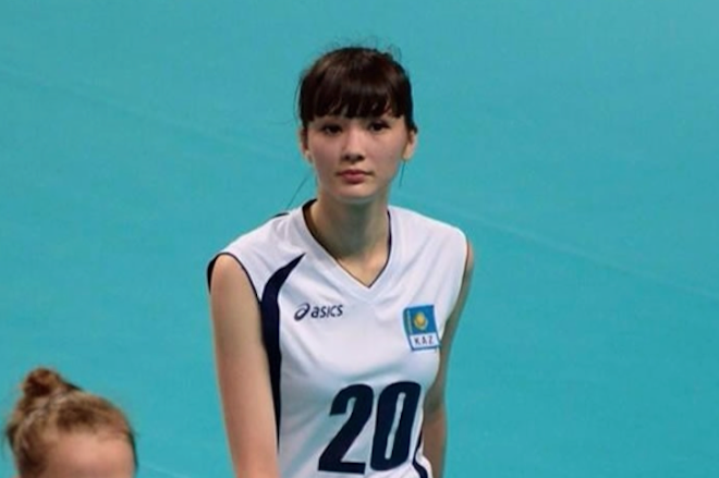 Nhan sắc xinh đẹp của VĐV bóng chuyền khiến triệu người mê mẩn