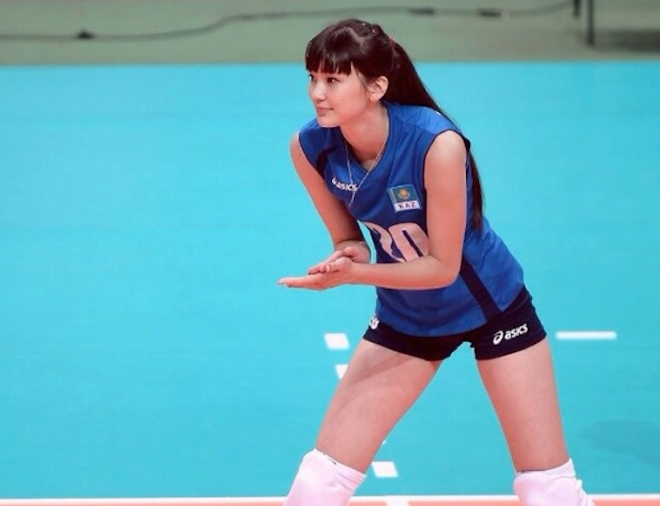 Nhan sắc xinh đẹp của VĐV bóng chuyền khiến triệu người mê mẩn