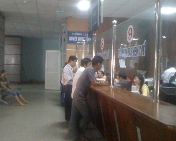 Thanh Hóa: Vì sao bệnh viện không cho người dân có BHXH khám bệnh