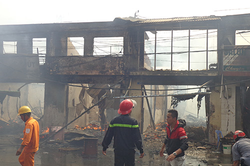 Buôn Ma Thuột: Hỏa hoạn thiêu rụi hơn 10 cửa hiệu buôn bán