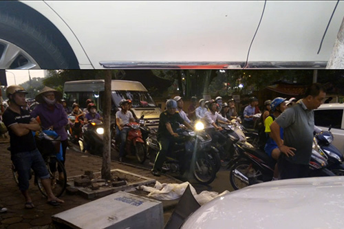 Hà Nội: Xế hộp húc đổ biển báo giao thông, nhiều người bất tỉnh 