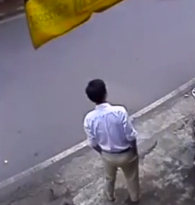 Clip: Thanh niên ung dung trộm xe SH ngay trước cửa nhà