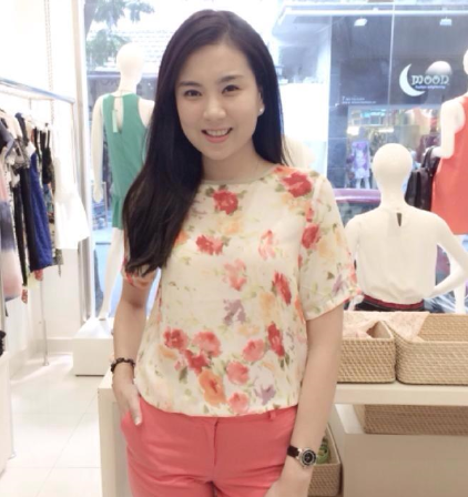 “Cô gái thời tiết” xinh đẹp sở hữu chuỗi cửa hàng đắt khách