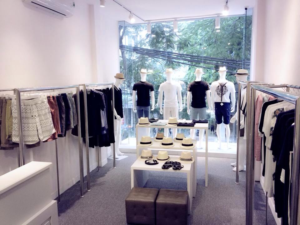 “Cô gái thời tiết” xinh đẹp sở hữu chuỗi cửa hàng đắt khách