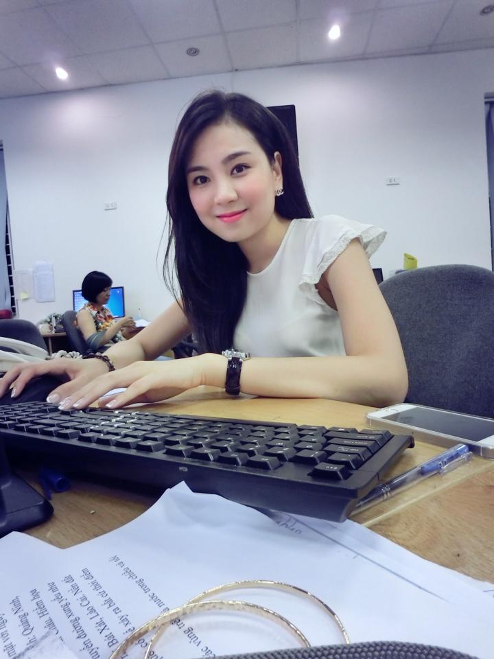 “Cô gái thời tiết” xinh đẹp sở hữu chuỗi cửa hàng đắt khách