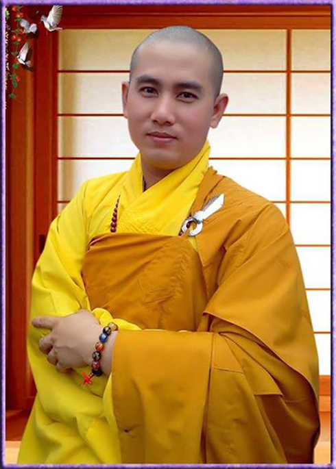 Sư thầy điển trai như hot boy khiến cộng đồng mạng mê mẩn