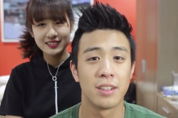 Lộ diện em gái của Vlogger Huyme xinh đẹp, vẽ giỏi