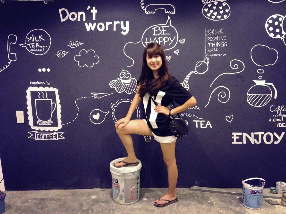 Lộ diện em gái của Vlogger Huyme xinh đẹp, vẽ giỏi