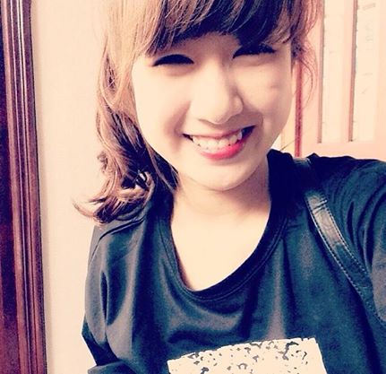 Lộ diện em gái của Vlogger Huyme xinh đẹp, vẽ giỏi