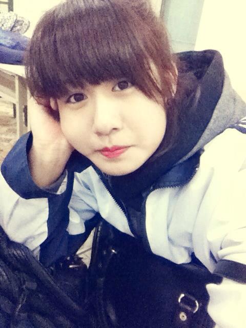 Lộ diện em gái của Vlogger Huyme xinh đẹp, vẽ giỏi