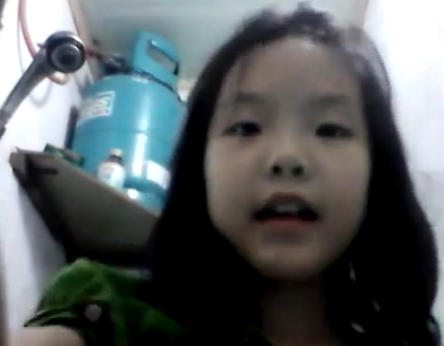 Choáng váng với thiếu nữ 10X tung clip dạy trang điểm 