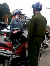 Chỉ nhà báo, phóng viên mới được quay clip khi công an làm việc?