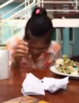 Clip: Cô gái đi xin việc ăn na xong xin thêm nho nhà tuyển dụng