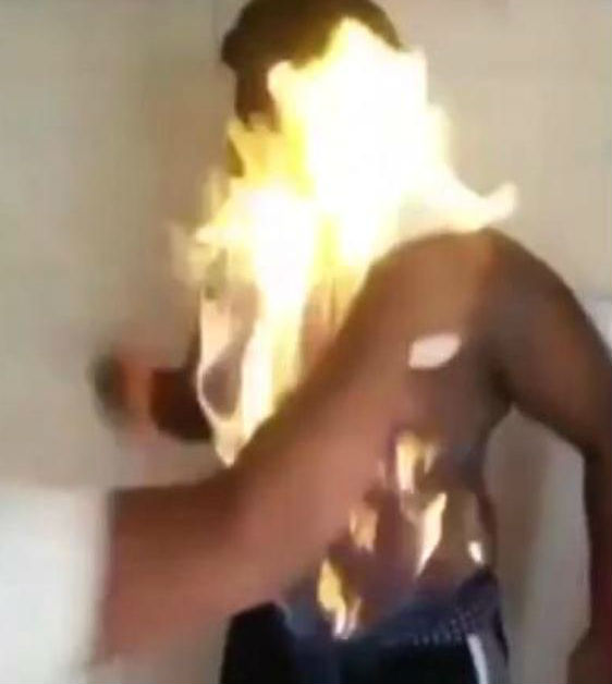 Rùng mình với trò mạo hiểm “tự thiêu” của giới trẻ Mỹ Rùng mình với trò mạo hiểm “tự thiêu” của giới trẻ Mỹ