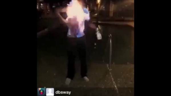 Rùng mình với trò mạo hiểm “tự thiêu” của giới trẻ Mỹ Rùng mình với trò mạo hiểm “tự thiêu” của giới trẻ Mỹ