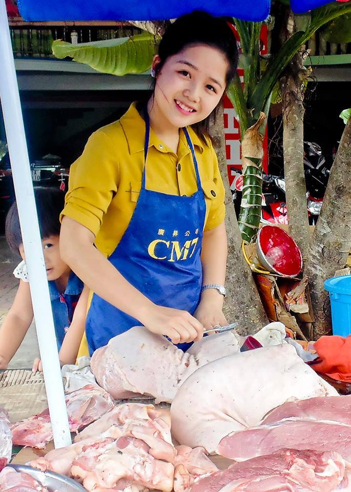 Hot girl “bán thịt lợn” được mời làm đại sứ game Hot girl “bán thịt lợn” được mời làm đại sứ game