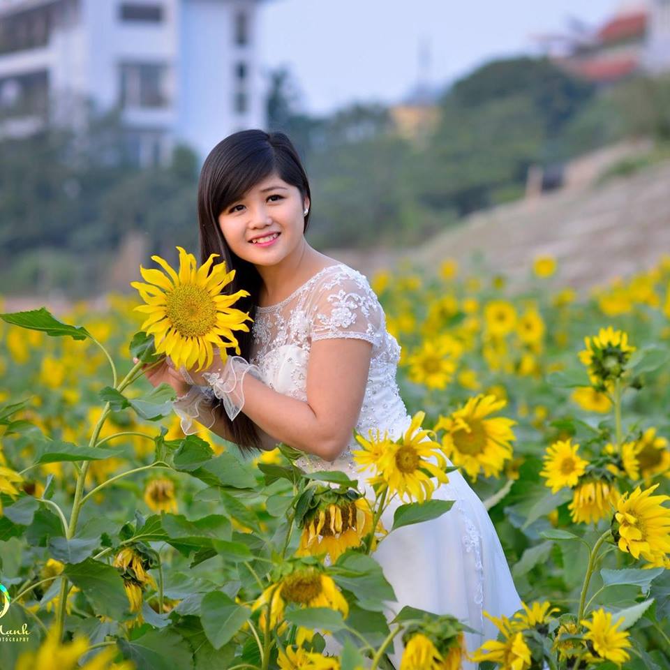 Hot girl “bán thịt lợn” được mời làm đại sứ game Hot girl “bán thịt lợn” được mời làm đại sứ game