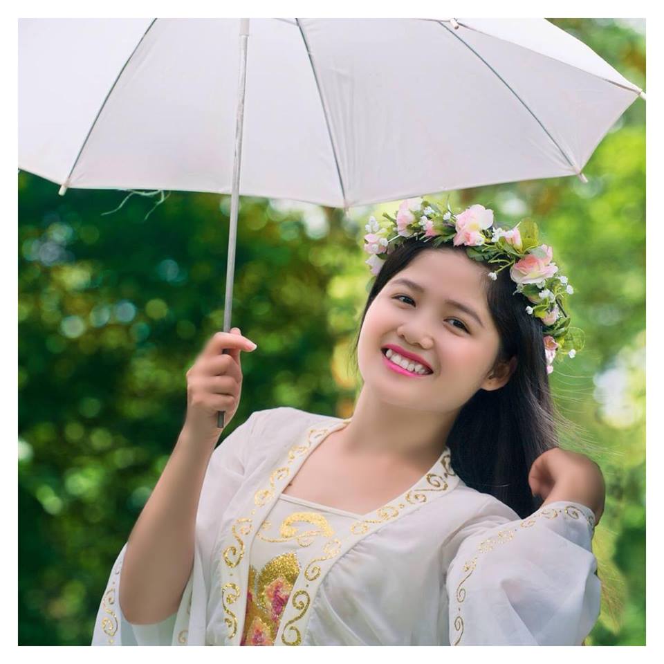 Hot girl “bán thịt lợn” được mời làm đại sứ game Hot girl “bán thịt lợn” được mời làm đại sứ game