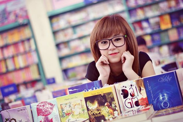 Thiếu nữ 9X sở hữu hình xăm kín lưng là ai?