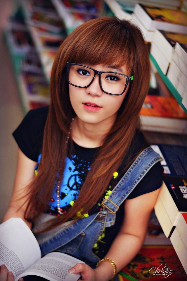 Thiếu nữ 9X sở hữu hình xăm kín lưng là ai?