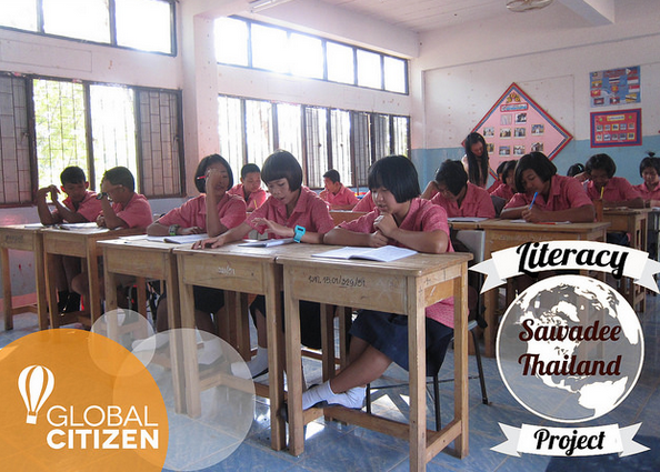 Học sinh quỳ lạy xin cô giáo đừng về Việt Nam xôn xao mạng Việt Học sinh quỳ lạy xin cô giáo đừng về Việt Nam xôn xao mạng Việt