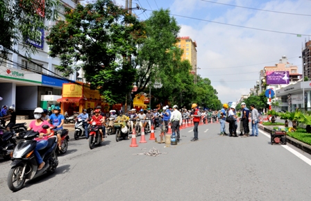 Bắt đầu cấm ô tô lưu thông vào đường Xuân Thủy – Cầu Giấy