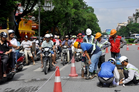 Bắt đầu cấm ô tô lưu thông vào đường Xuân Thủy – Cầu Giấy