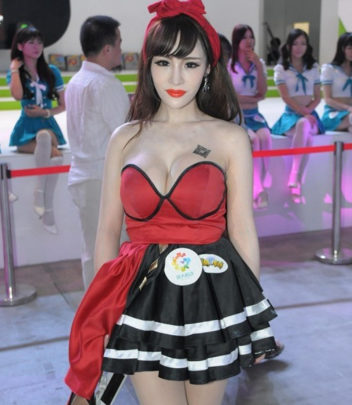 Hội chợ game lớn nhất thế giới: Bỏng mắt với bóng hồng xinh đẹp