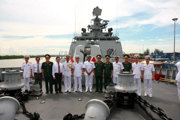 Chiến hạm hiện đại nhất Ấn Độ thăm Việt Nam
