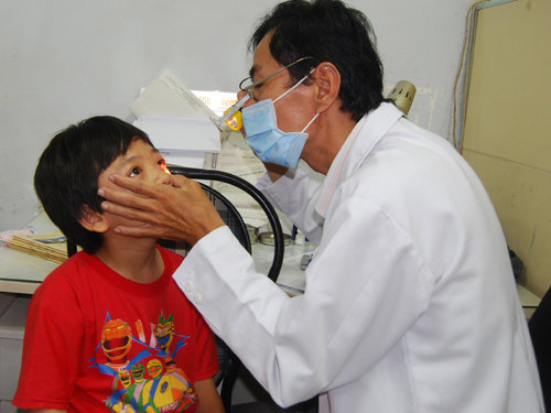 Những bệnh trẻ thường mắc vào mùa Thu và cách phòng tránh